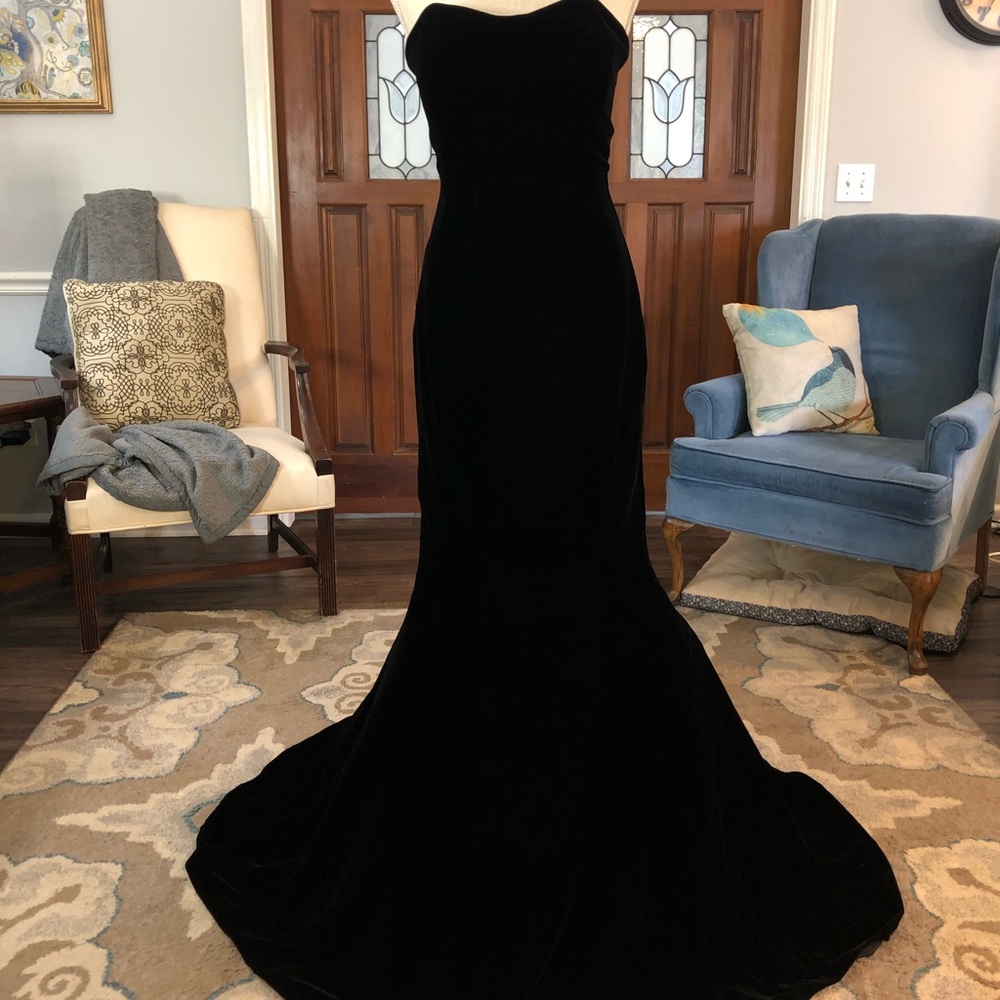 Sherri Hill Black Velvet Strapless Mermaid Gown